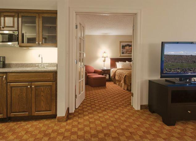 Ann Arbor Regent Hotel And Suites Экстерьер фото