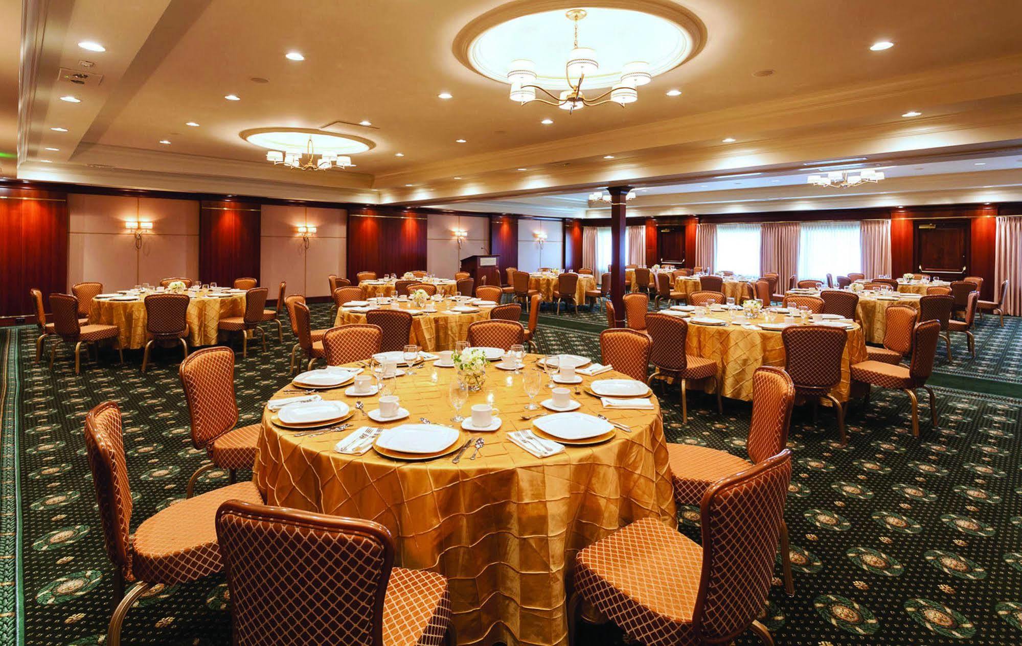 Ann Arbor Regent Hotel And Suites Экстерьер фото
